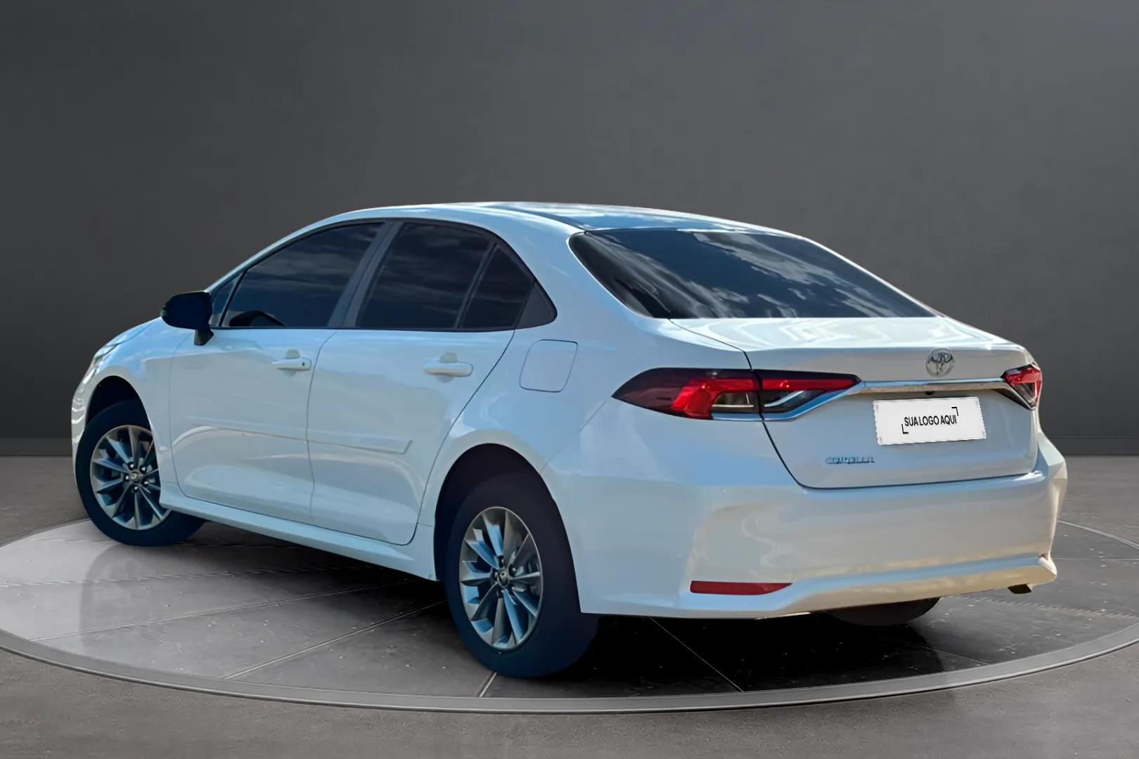 Toyota Corolla em vista traseira três quartos