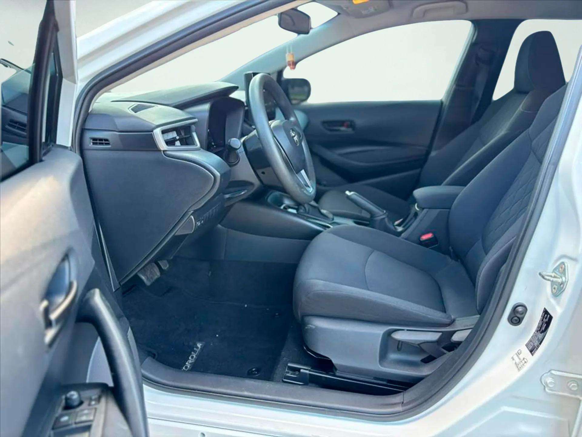 Bancos dianteiros do Toyota Corolla